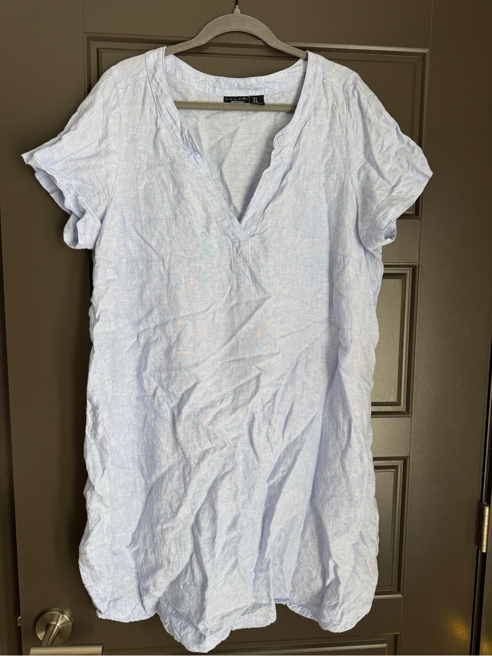 Tahari Light Blue V-Neck Short Sleeve Dress